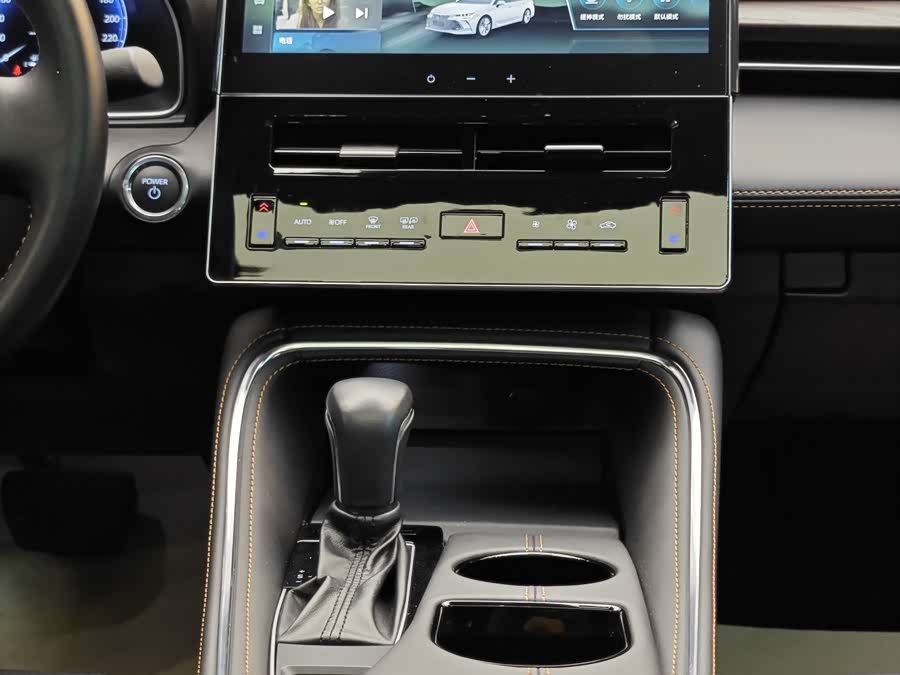 Toyota Avalon 2024 car image #19