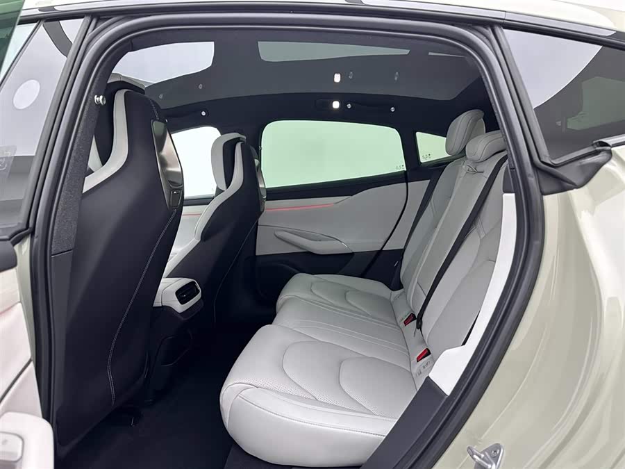 MI SU7 2025 car image #19