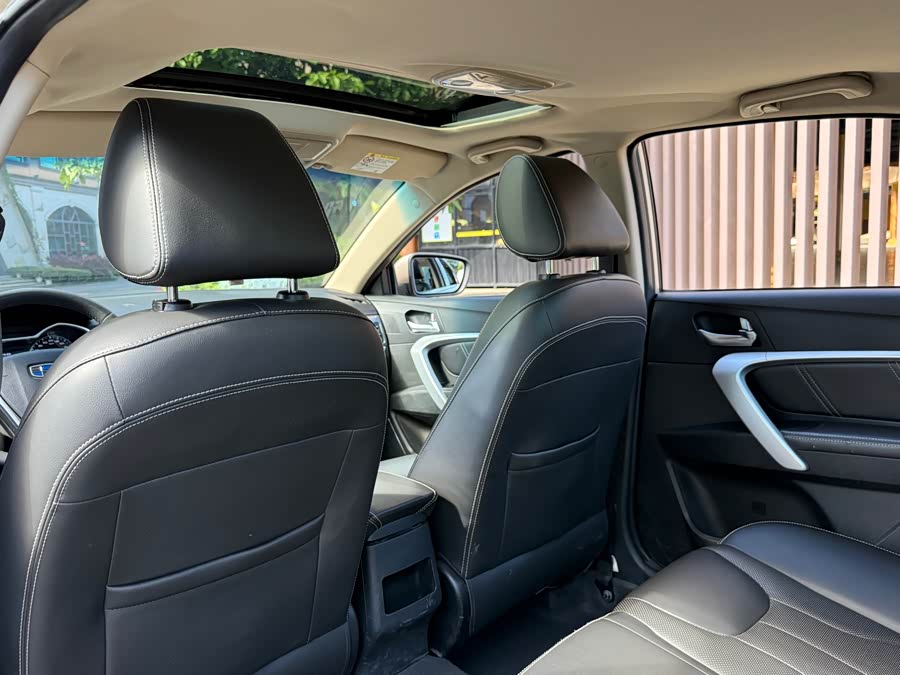GEELY Emgrand 2017 car image #19