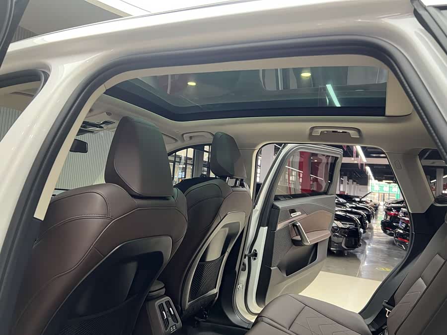 BMW iX1 2024 #19 BMW iX1 2024 car image #19