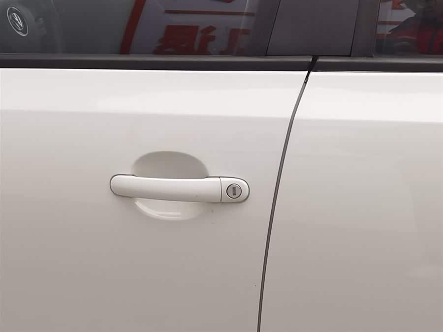 Volkswagen Polo 2015 car image #19