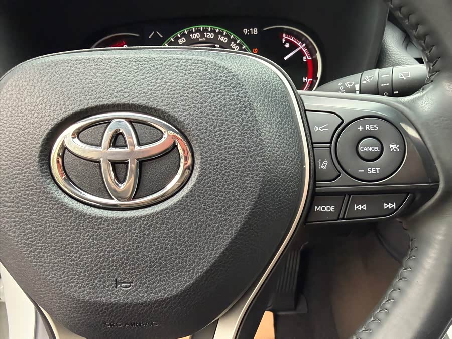 Toyota RAV4 2021 car image #19