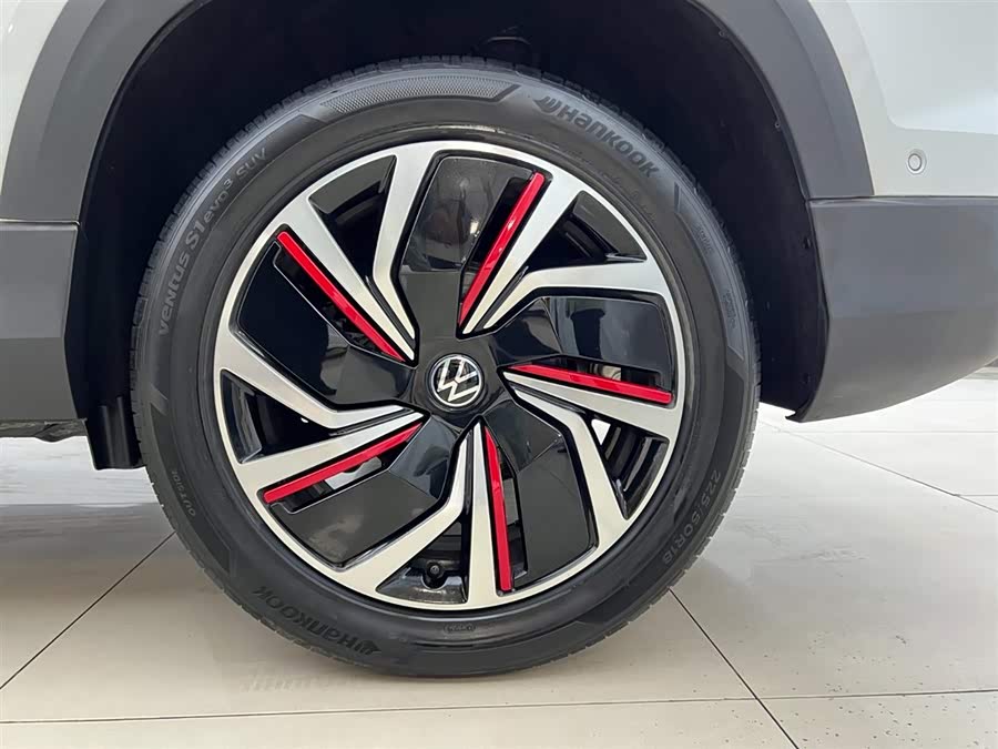 Volkswagen Tharu 2024 car image #19