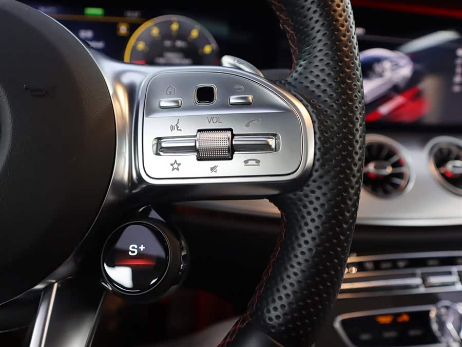 Mercedes-Benz E AMG 2021 immagine di auto #19