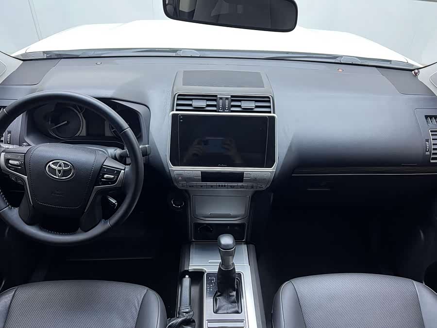 Toyota Land Cruiser Prado 2019 #19 Toyota Land Cruiser Prado 2019 car image #19