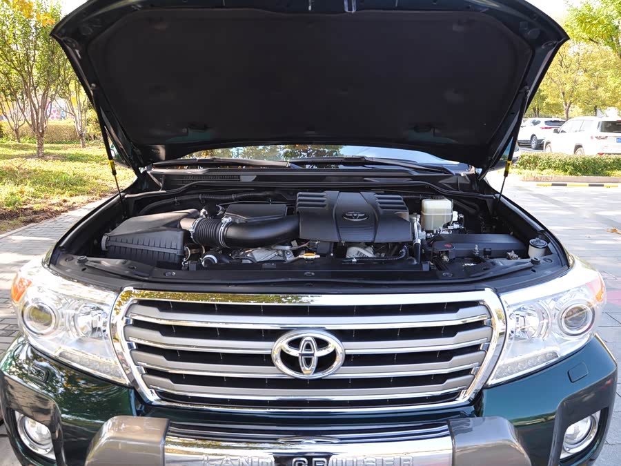 Toyota Land Cruiser 2015 #19 Toyota Land Cruiser 2015 car image #19