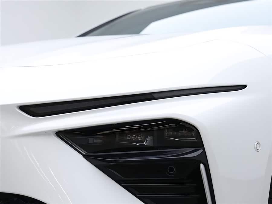 哪吒汽车 哪吒S猎装 2025 #19 哪吒汽车 哪吒S猎装 2025 汽车图片 #19