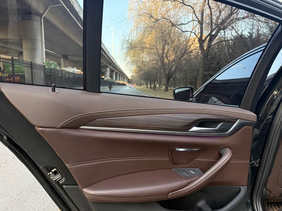 BMW 5 Series New Energy 2020 car image #19