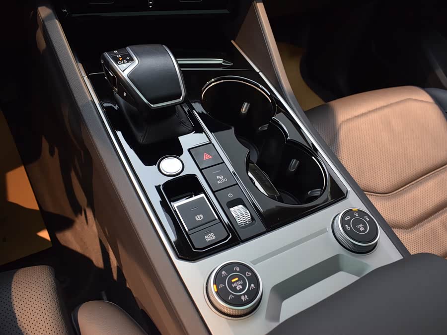 Volkswagen Touareg 2022 #19 Volkswagen Touareg 2022 car image #19