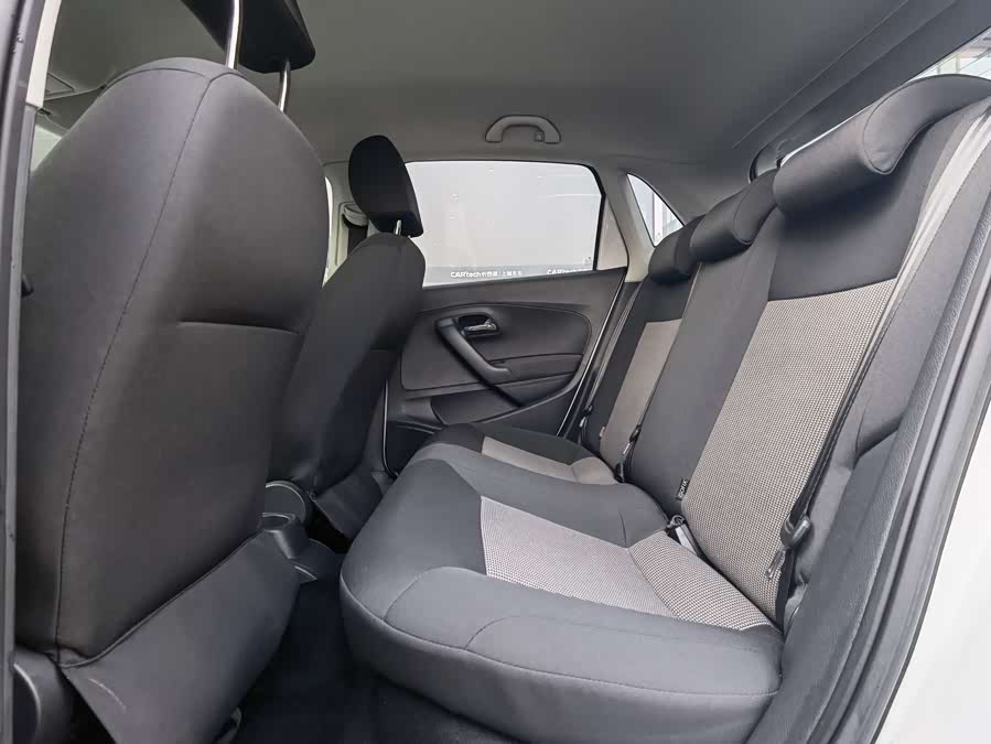 Volkswagen Polo 2019 car image #19