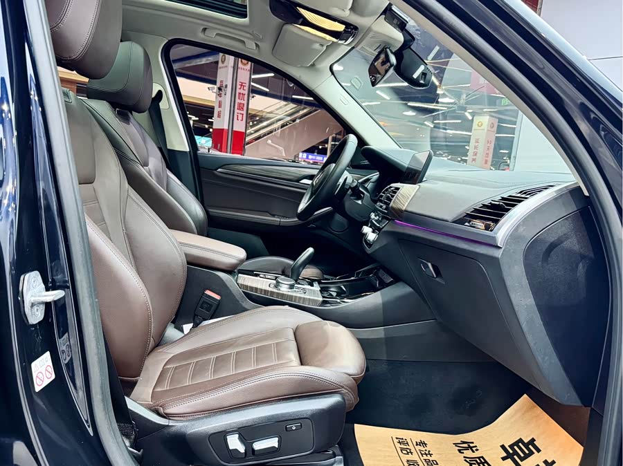 BMW X3 2019 car image #19