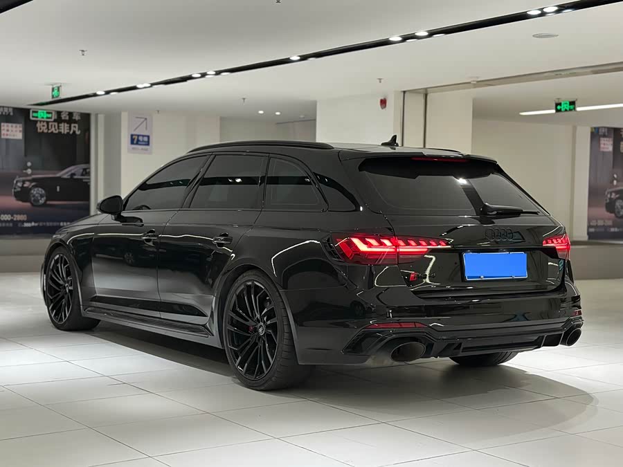 Audi RS 4 2022 immagine di auto #19