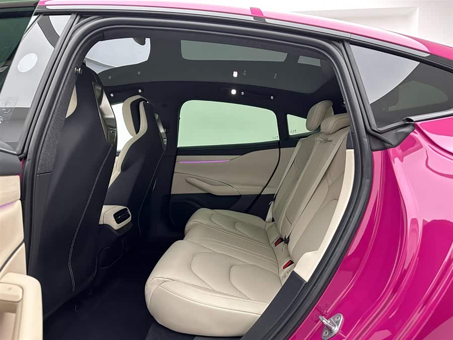 MI SU7 2025 car image #19