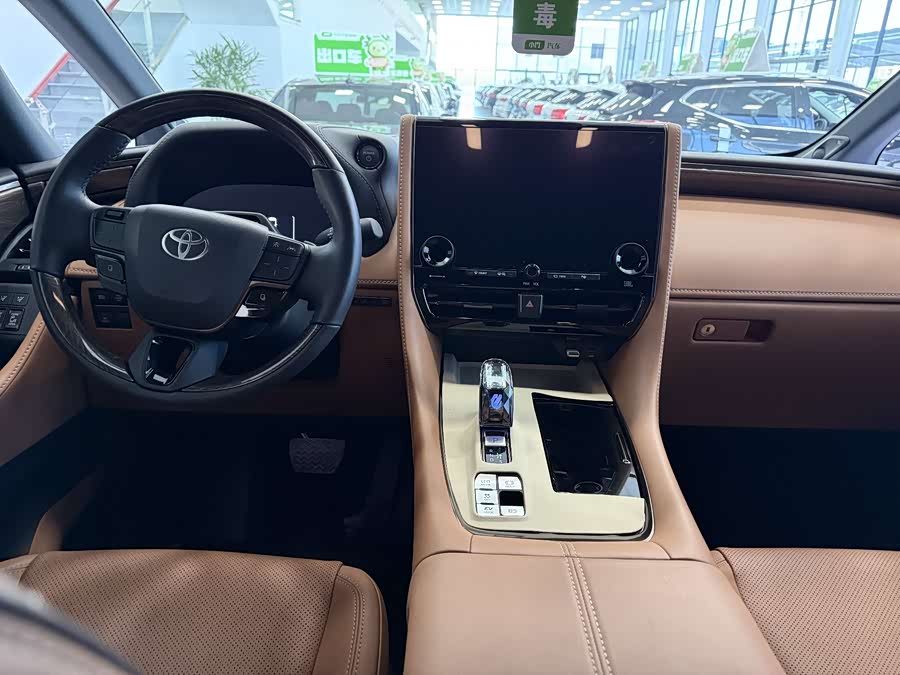 Toyota Alphard 2025 car image #19