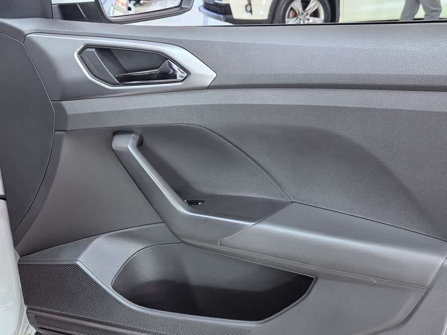 Volkswagen T-Cross 2021 car image #19