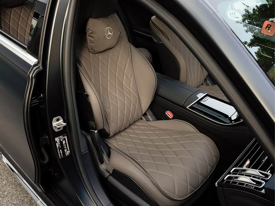 Mercedes-Benz S Class 2024 immagine di auto #19