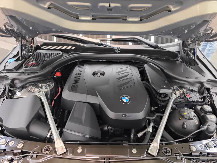 BMW 5 Series 2024 car image #19
