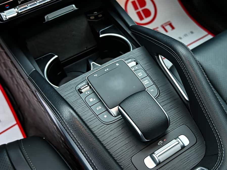 Mercedes-Benz GLE Class 2023 car image #19