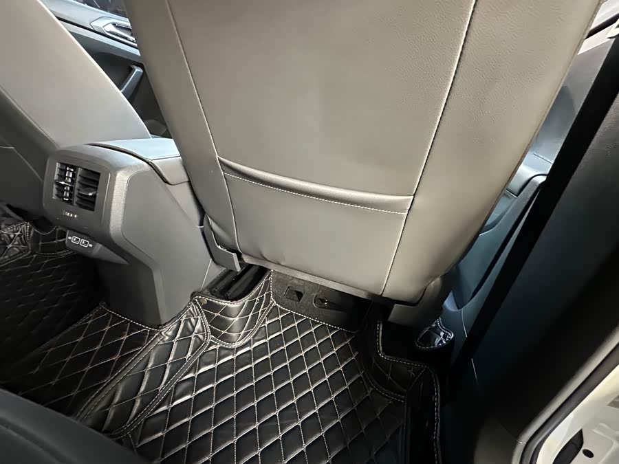 Volkswagen T-Cross 2020 car image #19