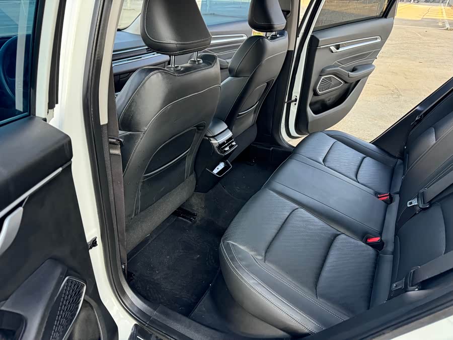 GEELY Emgrand 2022 #19 GEELY Emgrand 2022 car image #19