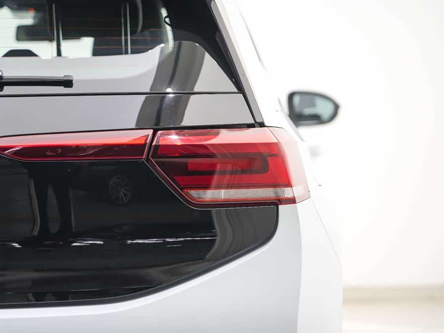 Volkswagen ID.3 2023 immagine di auto #19