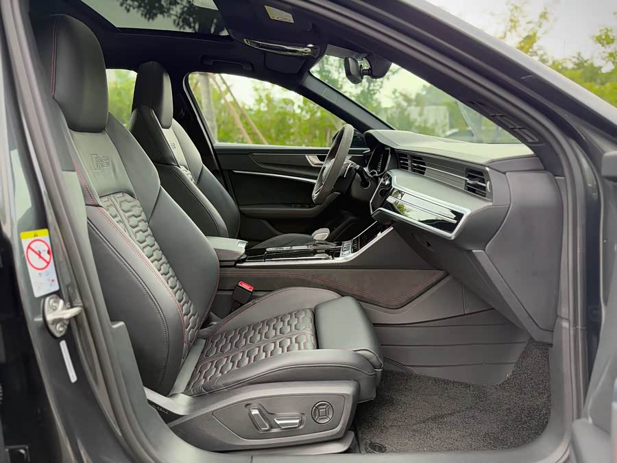 Audi RS 6 2023 car image #19