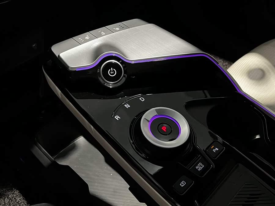 Kia EV6 2023 изображение автомобиля #19