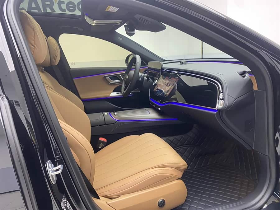 Mercedes-Benz E Class 2025 car image #19