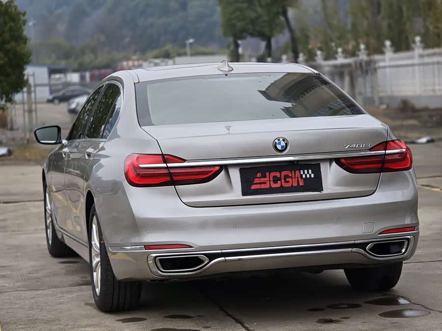 BMW 7 Series 2016 immagine di auto #19