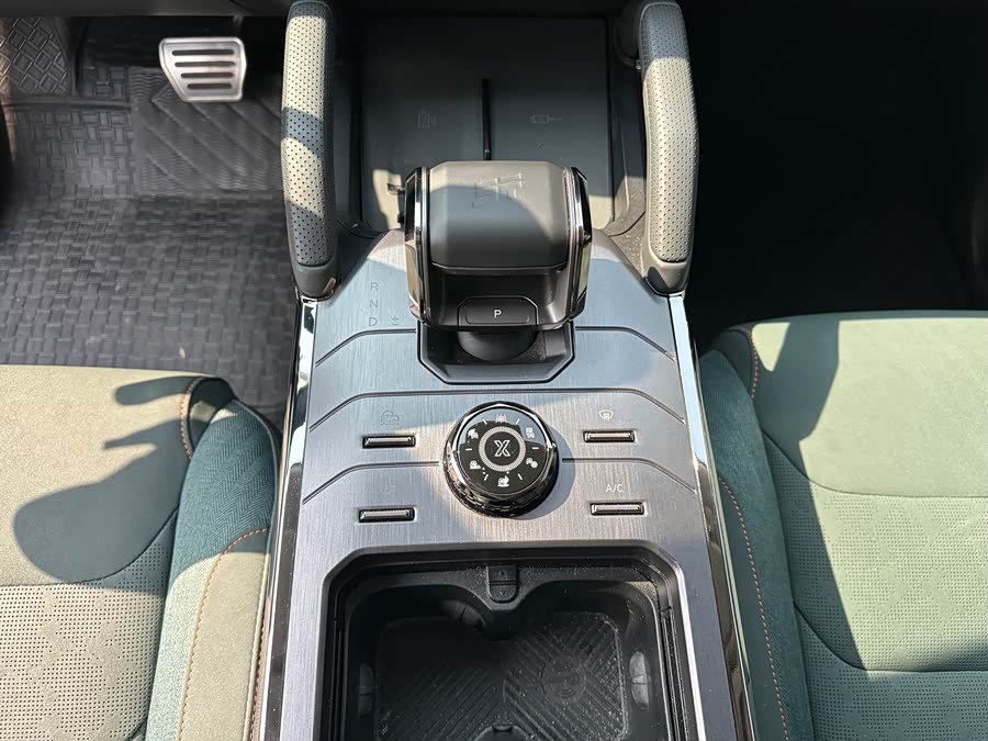Jetour Traveller 2023 car image #19