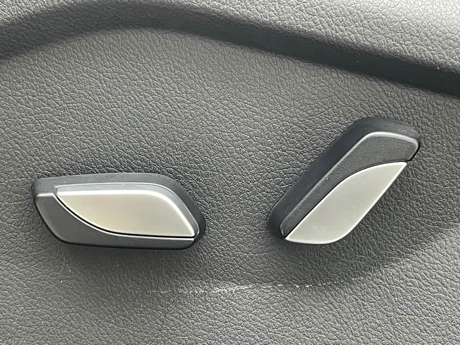 GEELY Vision X6 2023 car image #19