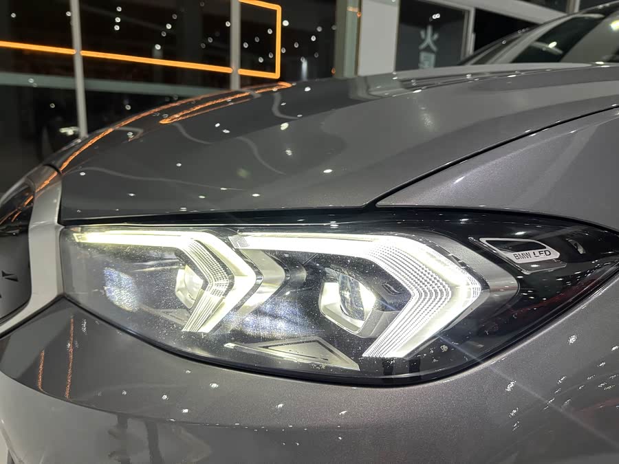 BMW i3 2023 car image #19