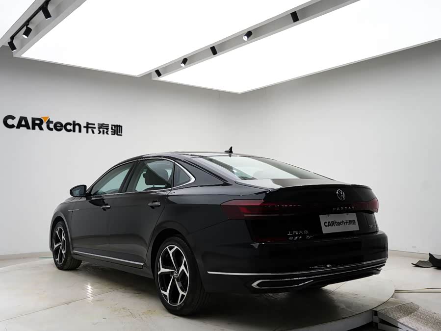 Volkswagen Passat 2023 immagine di auto #19