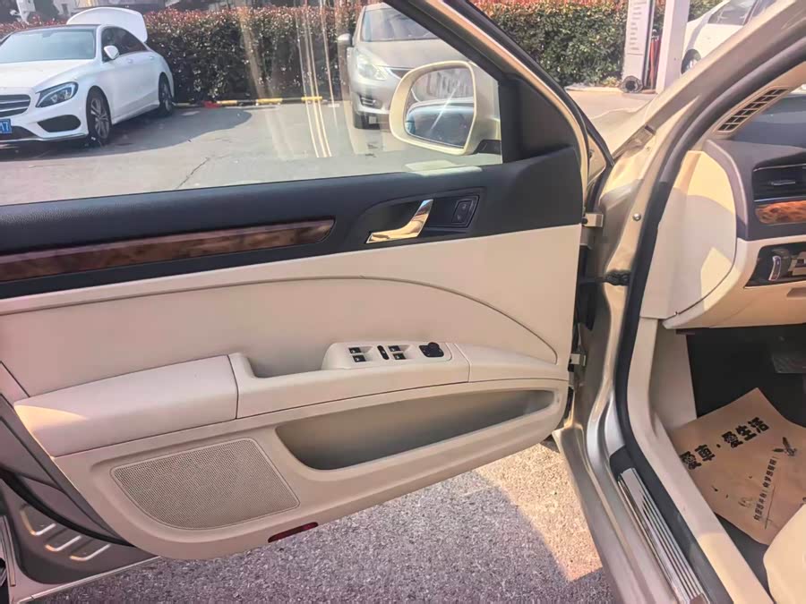 Skoda Superb 2013 car image #19