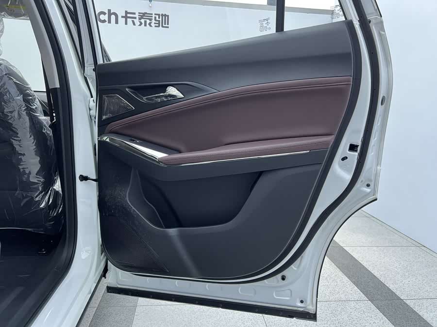 JAC X8 PLUS #19 JAC X8 PLUS صورة سيارة #19