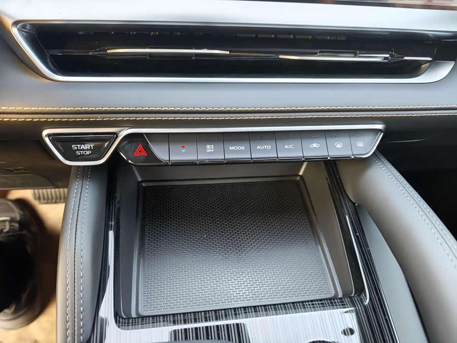 GEELY Monjaro 2025 car image #19