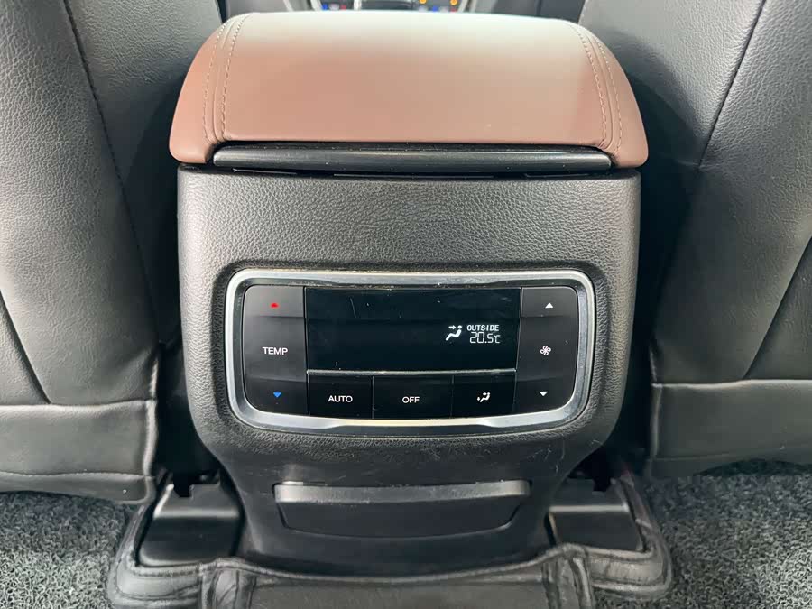 GAC Trumpchi GS8 2017 #19 GAC Trumpchi GS8 2017 car image #19