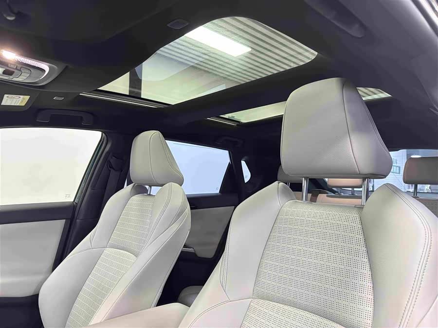 Toyota bZ4X 2022 immagine di auto #19