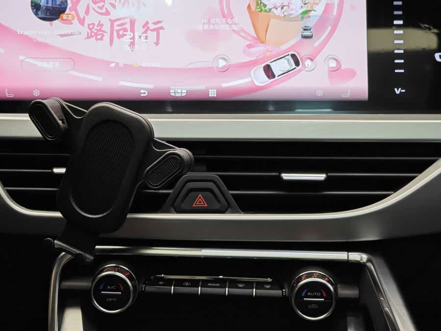 GEELY Tugella New Energy 2020 #19 GEELY Tugella New Energy 2020 car image #19