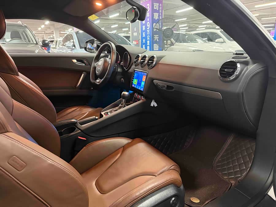 Audi TT 2012 car image #19