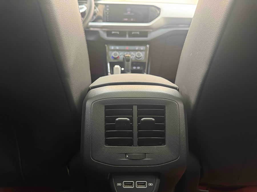 Volkswagen Tacqua 2021 car image #19