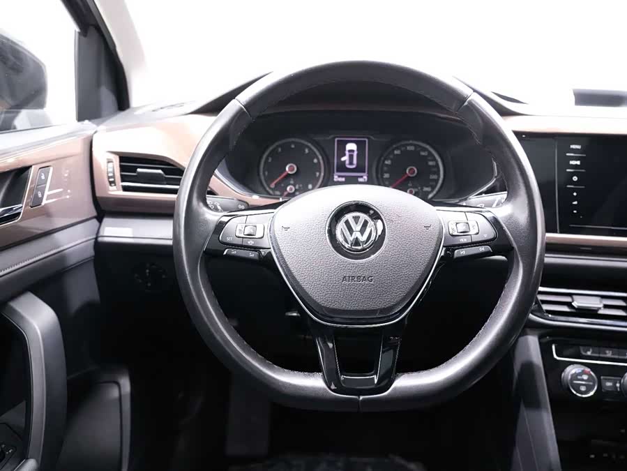 Volkswagen Tharu 2020 car image #19