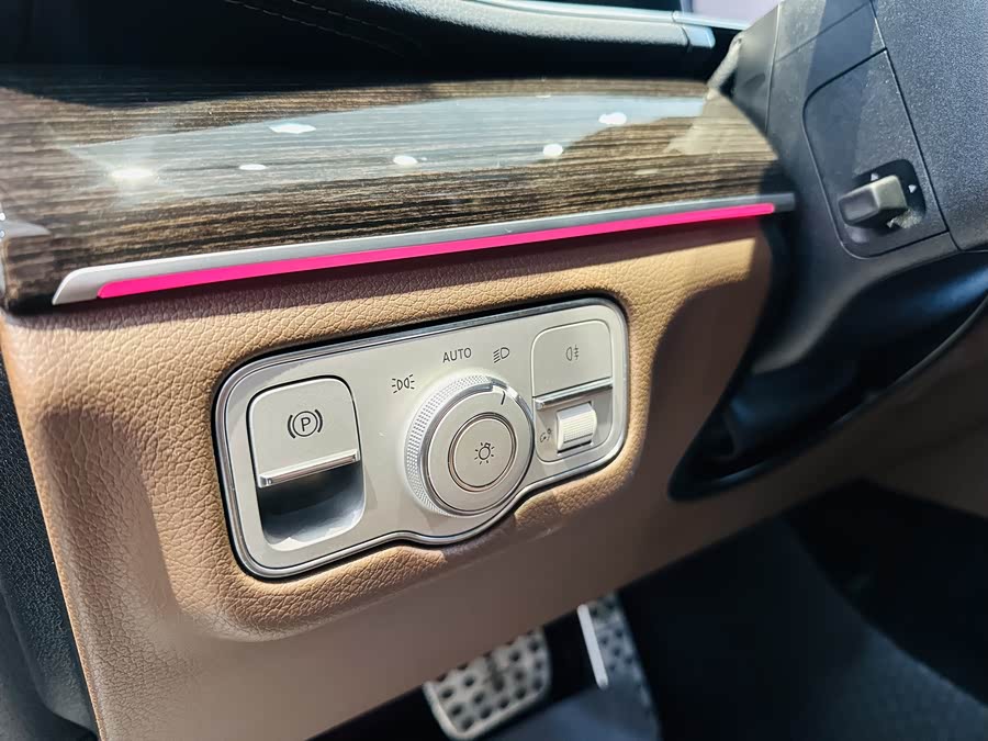 Mercedes-Benz GLE Class 2024 car image #19