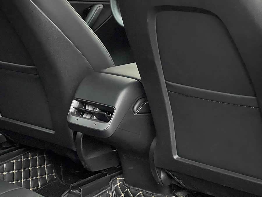 Tesla Model Y 2022 #19 Tesla Model Y 2022 car image #19