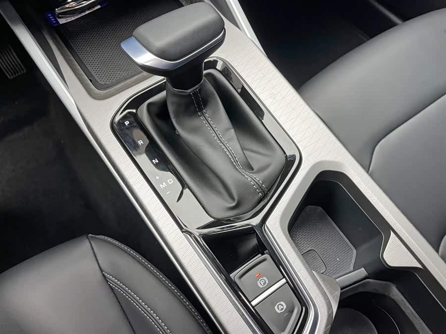 GEELY Emgrand 2025 car image #19