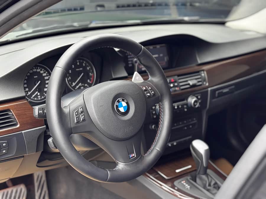 BMW 3 Series (Imported) 2010 car image #19