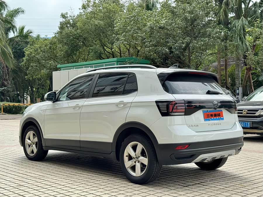 Volkswagen T-Cross 2023 car image #19
