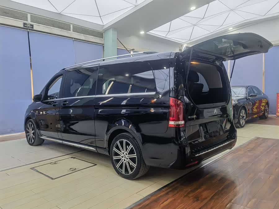 Mercedes-Benz V Class 2024 #19 Mercedes-Benz V Class 2024 car image #19