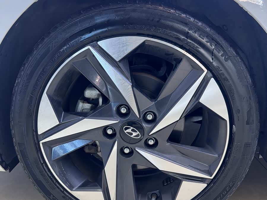 Hyundai Elantra 2022 car image #19