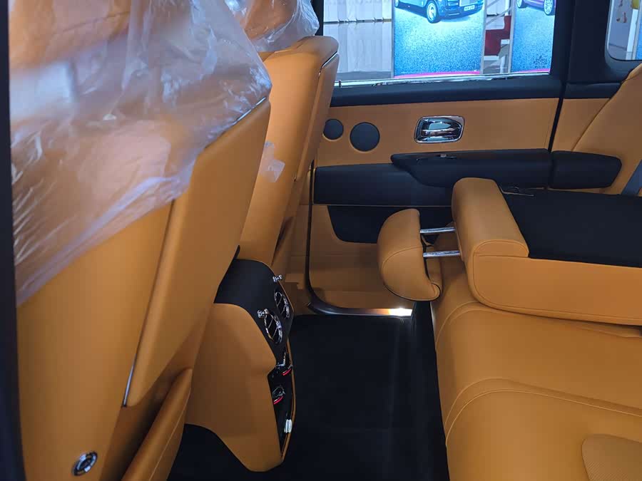 Rolls-Royce car image #19